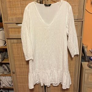 White V-Neck Ruffle Hem Tunic Dress S
